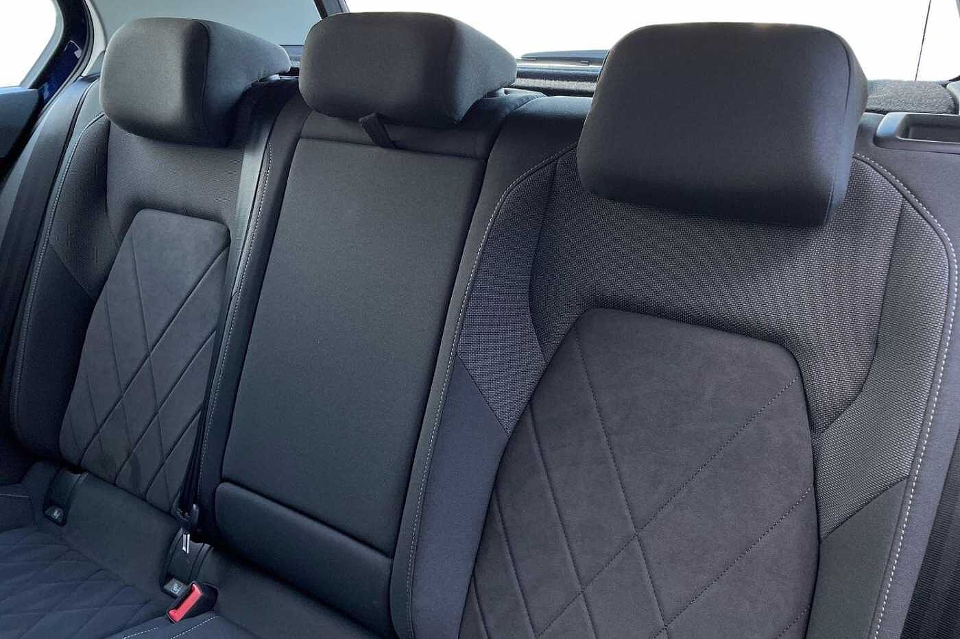 Volkswagen Golf Style 2.0 TDI 150PS 7-speed DSG 5 Door