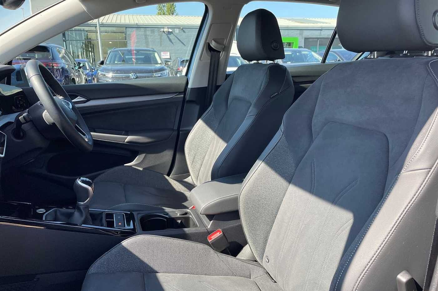 Volkswagen Golf Hatch Style 1.5 TSI 150ps 6-Speed Manual 5 Door