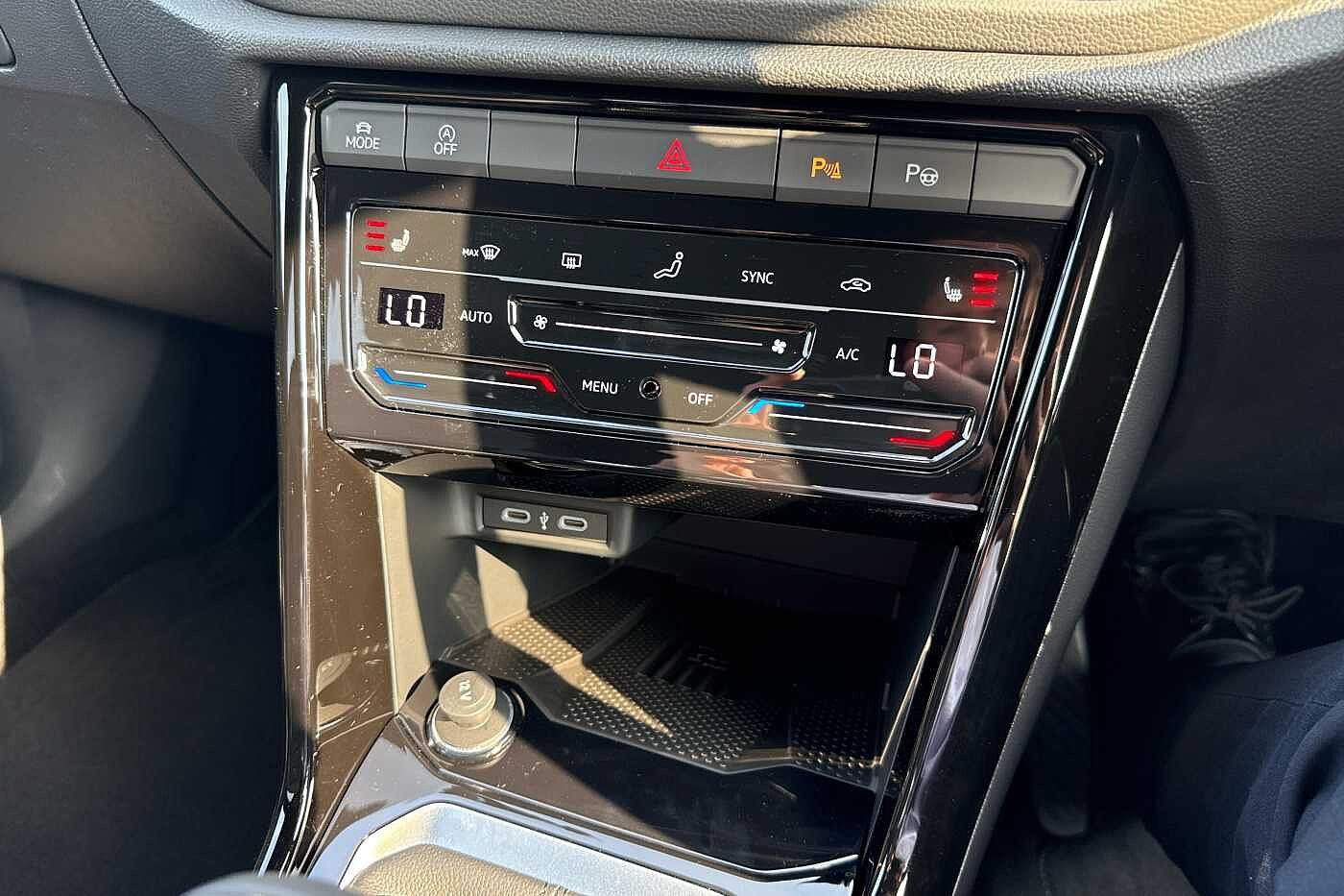 Volkswagen T-roc Hatchback 1.5 TSI Black Edition 5dr