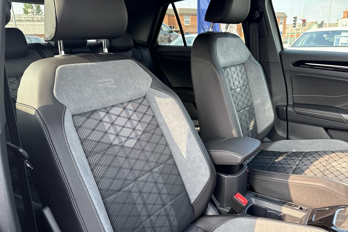 Volkswagen T-roc Hatchback 1.5 TSI Black Edition 5dr