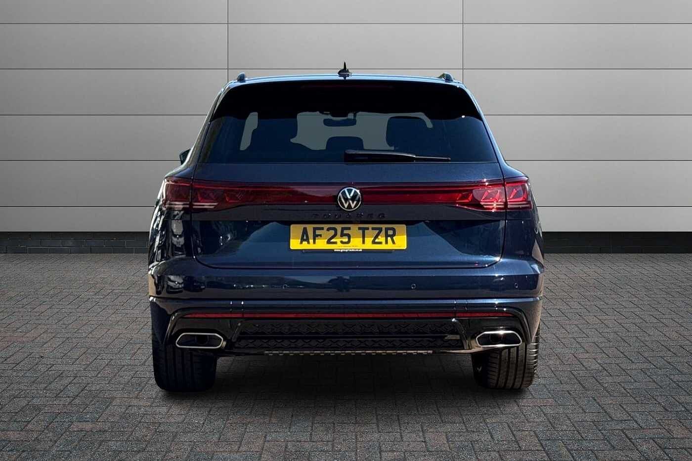 Volkswagen Touareg 3.0 TDI V6 Black Edition SUV 5dr Diesel Tiptronic 4Motion Euro 6 (s/s) (286 ps)