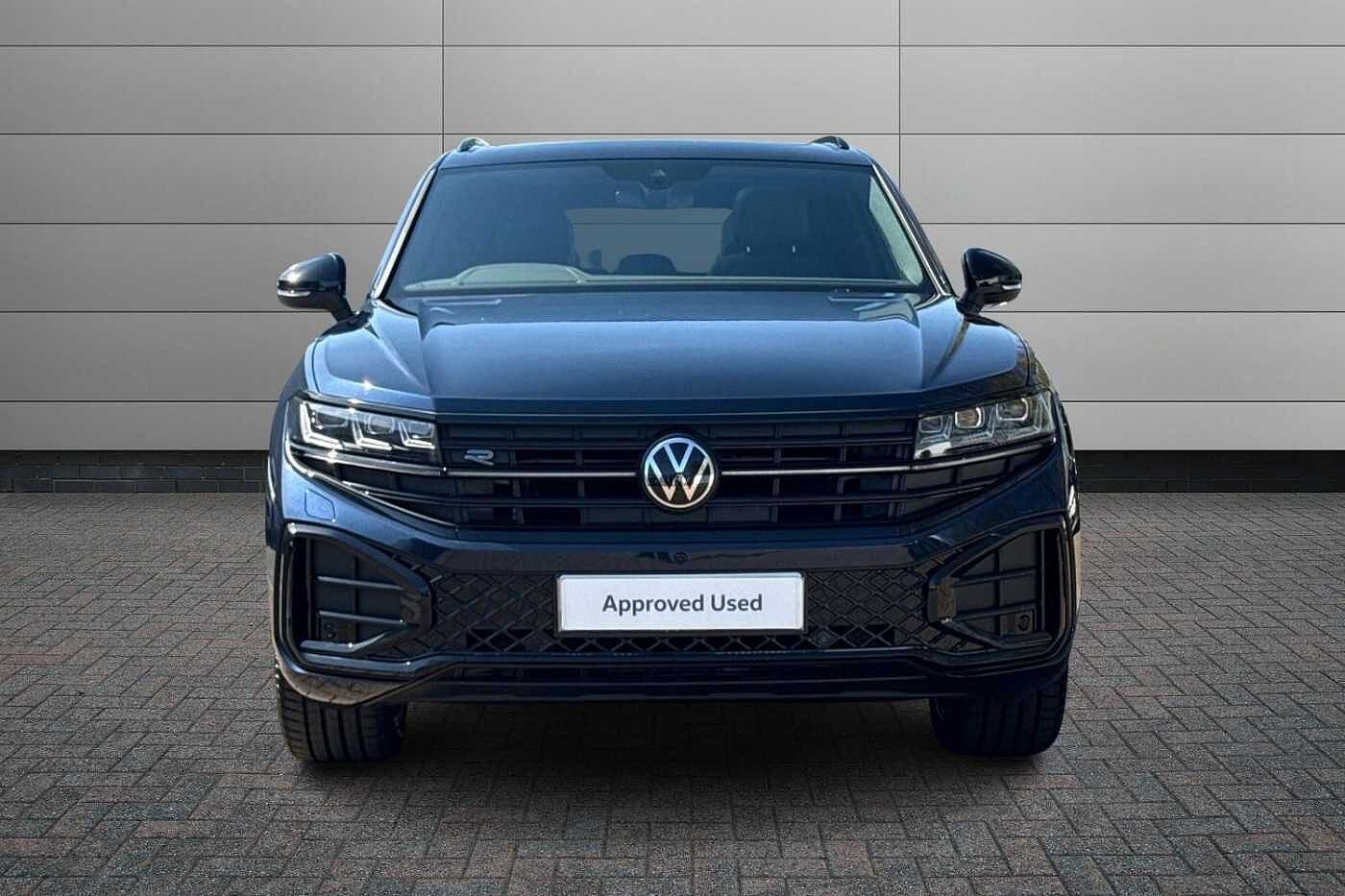 Volkswagen Touareg 3.0 TDI V6 Black Edition SUV 5dr Diesel Tiptronic 4Motion Euro 6 (s/s) (286 ps)