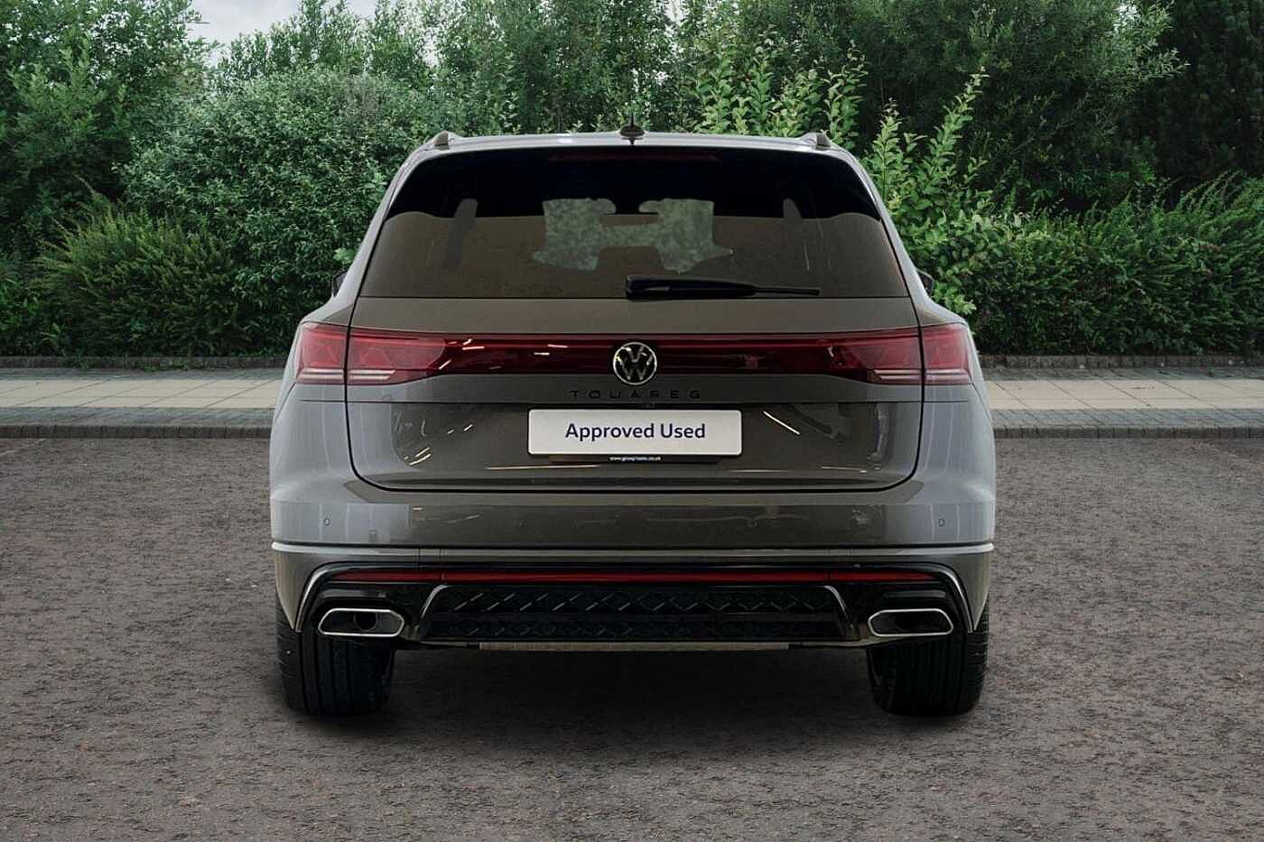 Volkswagen Touareg 3.0 TDI V6 Black Edition SUV 5dr Diesel Tiptronic 4Motion Euro 6 (s/s) (286 ps)