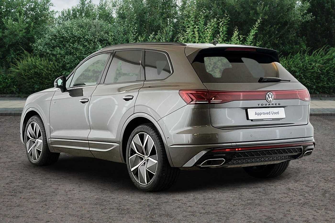 Volkswagen Touareg 3.0 TDI V6 Black Edition SUV 5dr Diesel Tiptronic 4Motion Euro 6 (s/s) (286 ps)