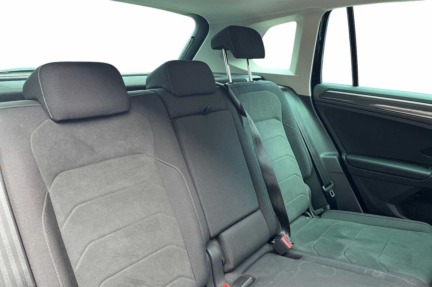 Volkswagen Tiguan 2.0 TDI Elegance SUV 5dr Diesel DSG Euro 6 (s/s) (150 ps)