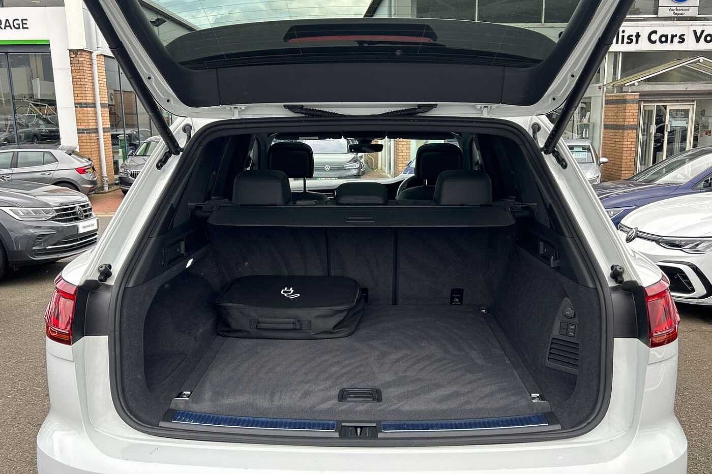 Volkswagen Touareg 5dr 3.0TSI (462ps) R PHEV 4Motion
