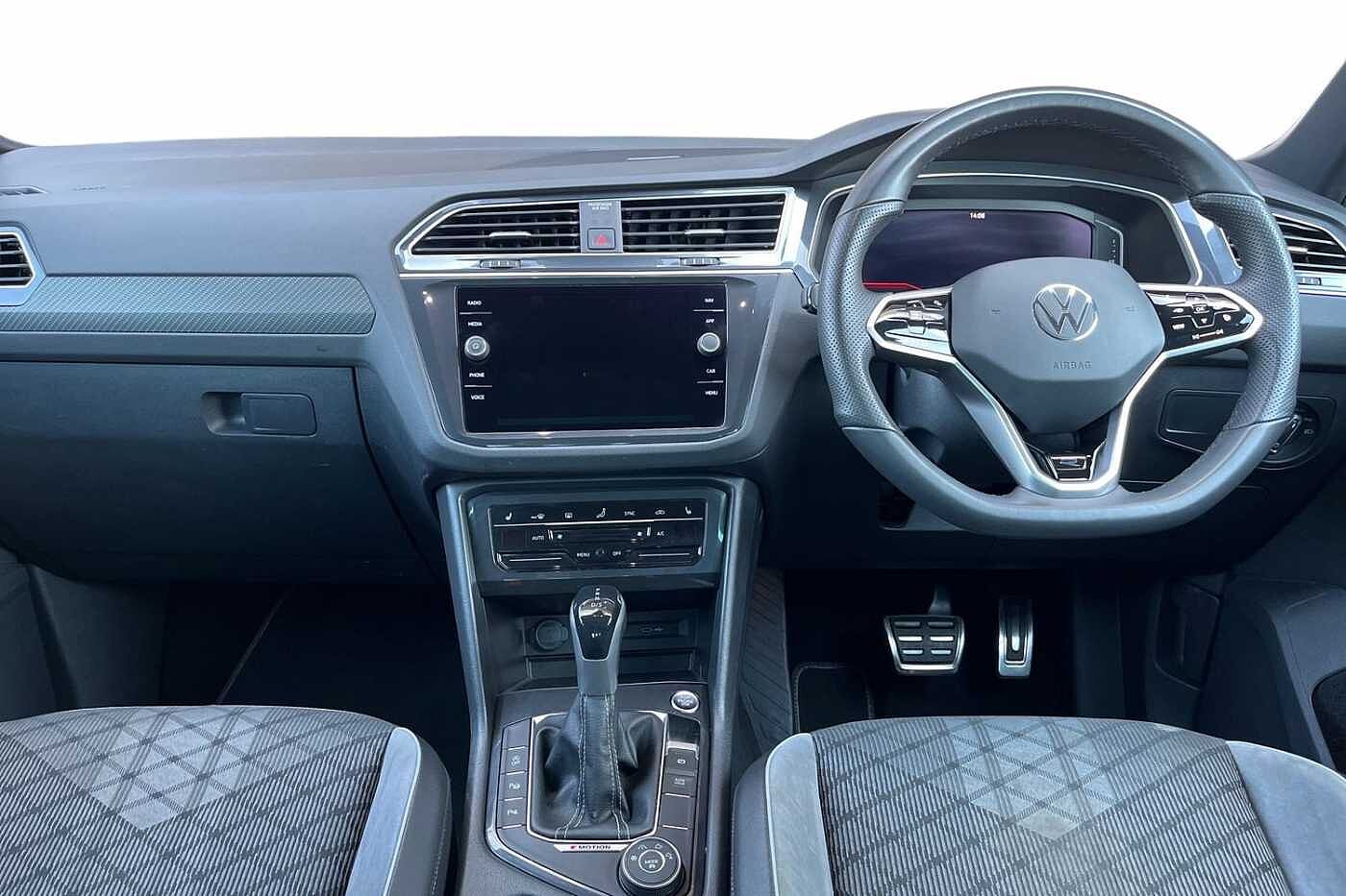 Volkswagen Tiguan 2.0 TDI R-Line SUV 5dr Diesel DSG 4Motion 200 ps - PANORAMIC SUNROOF