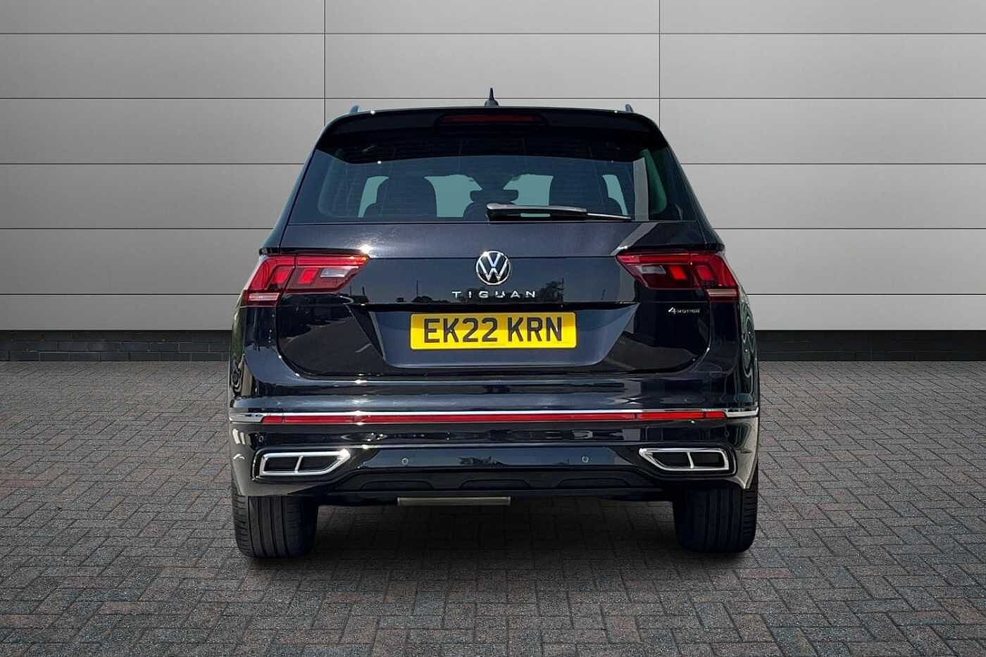 Volkswagen Tiguan 2.0 TDI R-Line SUV 5dr Diesel DSG 4Motion 200 ps - PANORAMIC SUNROOF
