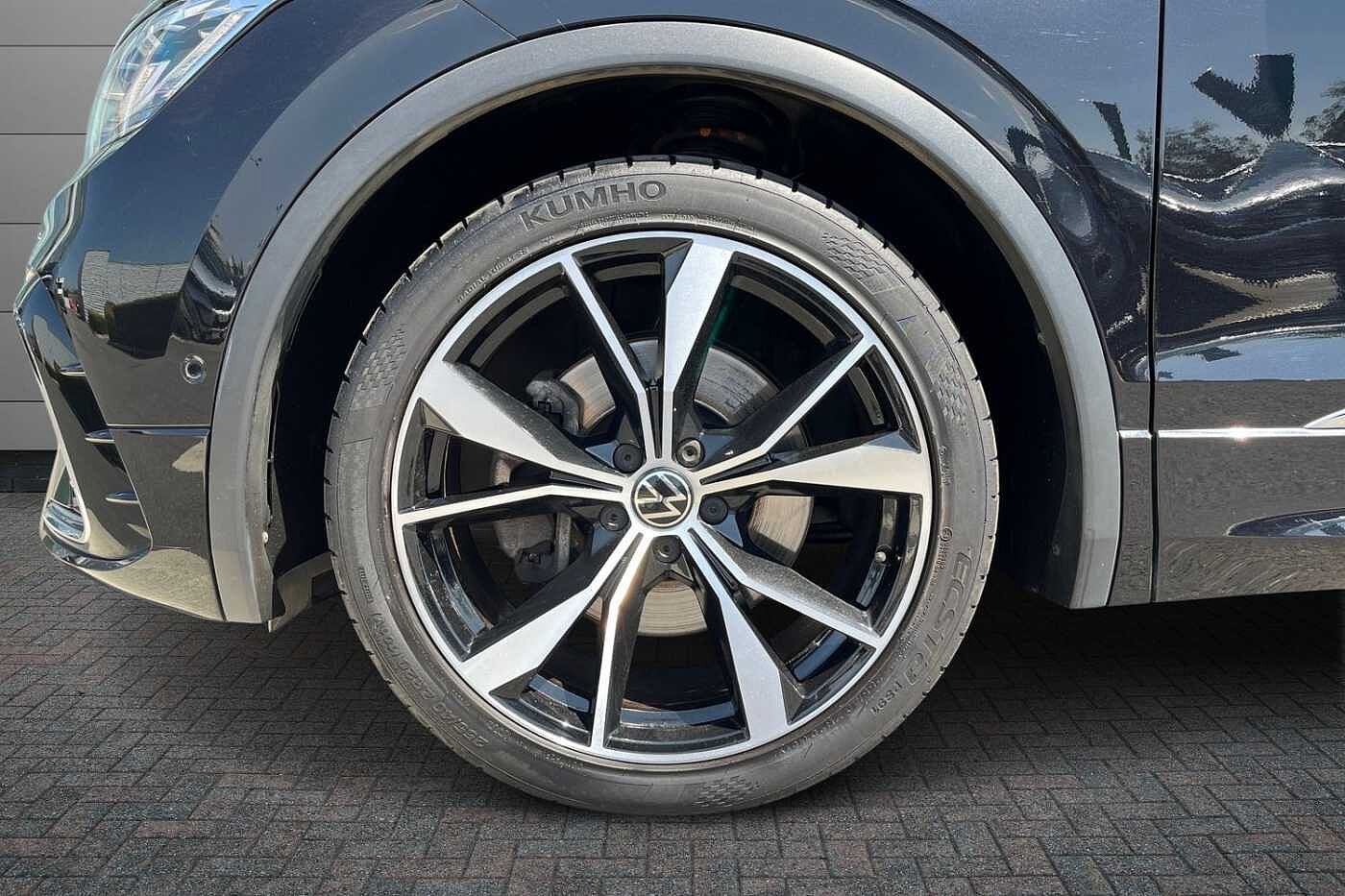 Volkswagen Tiguan 2.0 TDI R-Line SUV 5dr Diesel DSG 4Motion 200 ps - PANORAMIC SUNROOF