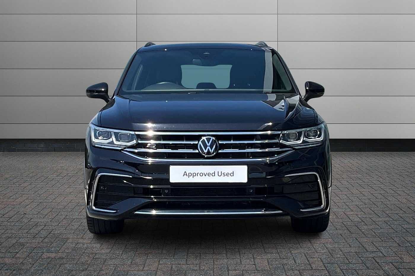 Volkswagen Tiguan 2.0 TDI R-Line SUV 5dr Diesel DSG 4Motion 200 ps - PANORAMIC SUNROOF