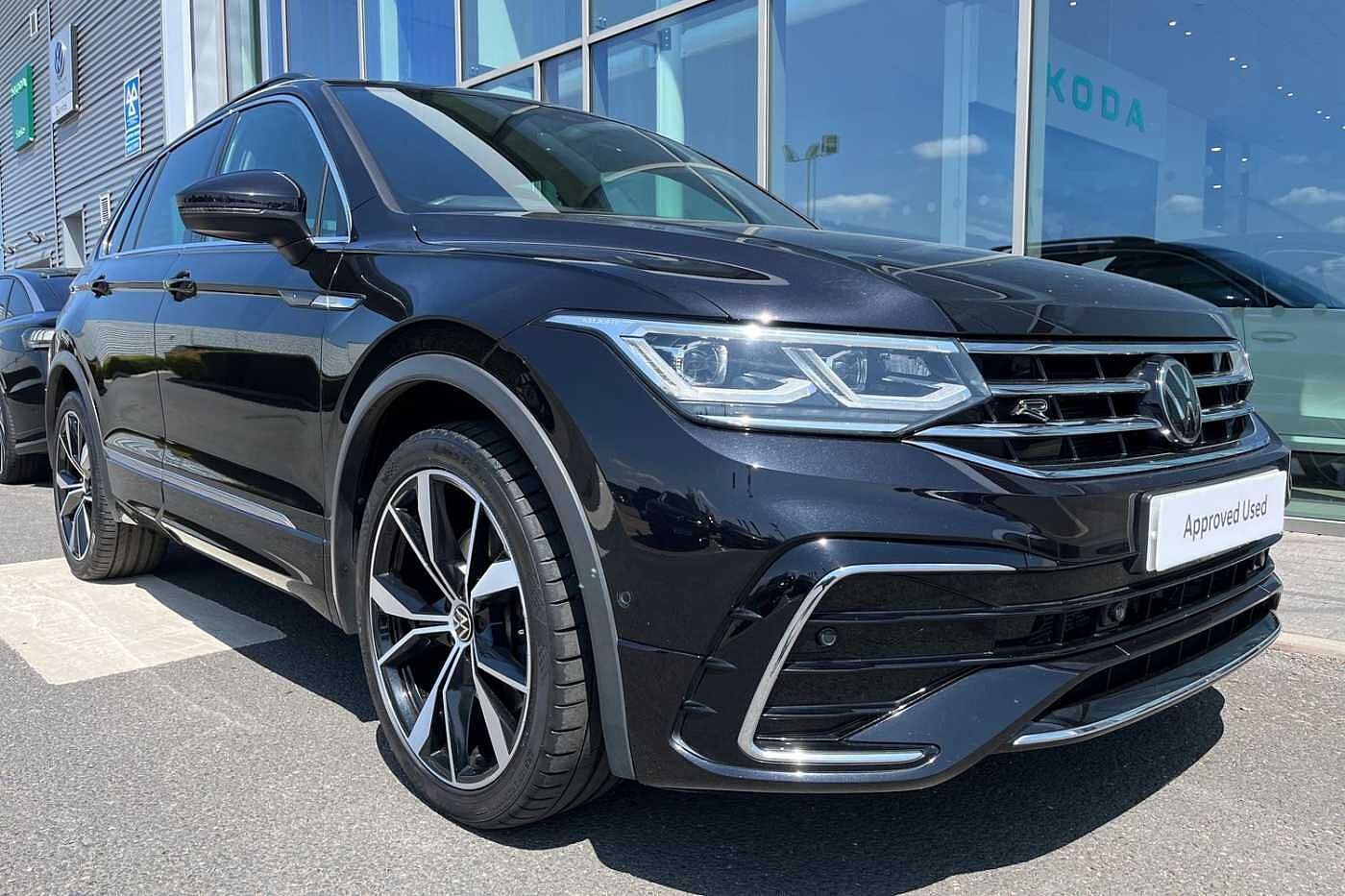Volkswagen Tiguan 2.0 TDI R-Line SUV 5dr Diesel DSG 4Motion 200 ps - PANORAMIC SUNROOF