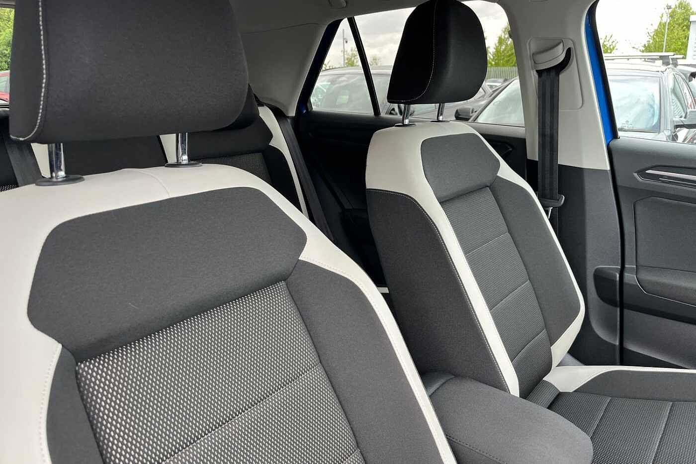 Volkswagen T-Roc 1.5 TSI GPF EVO SEL Manual 150 ps - HEATED SEATS,CAMERA, ELECTRIC TAILGATE