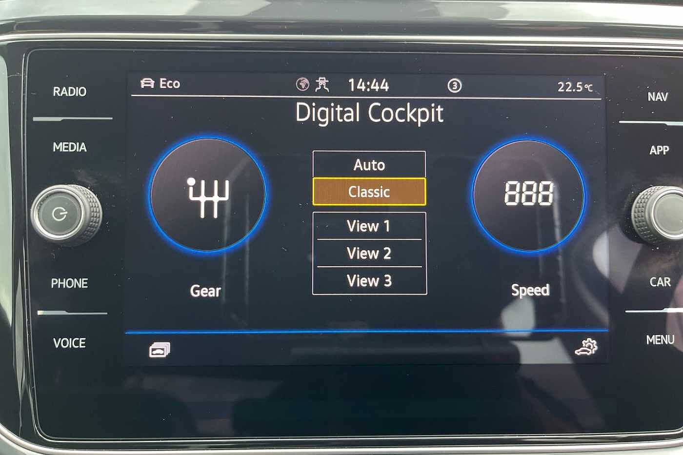 Volkswagen T-Roc 1.5 TSI GPF EVO SEL Manual 150 ps - HEATED SEATS,CAMERA, ELECTRIC TAILGATE