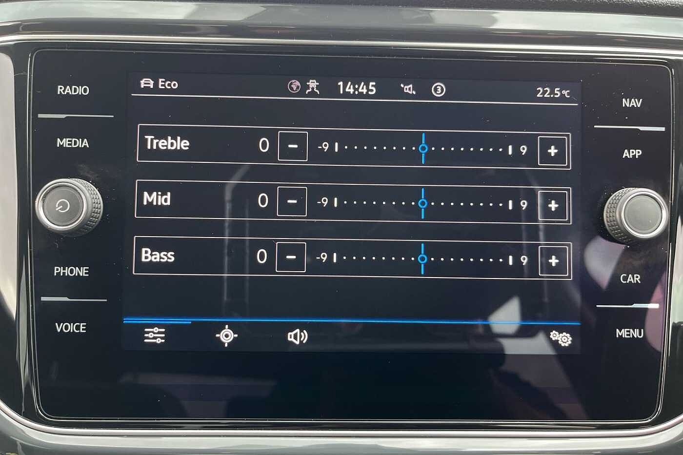 Volkswagen T-Roc 1.5 TSI GPF EVO SEL Manual 150 ps - HEATED SEATS,CAMERA, ELECTRIC TAILGATE