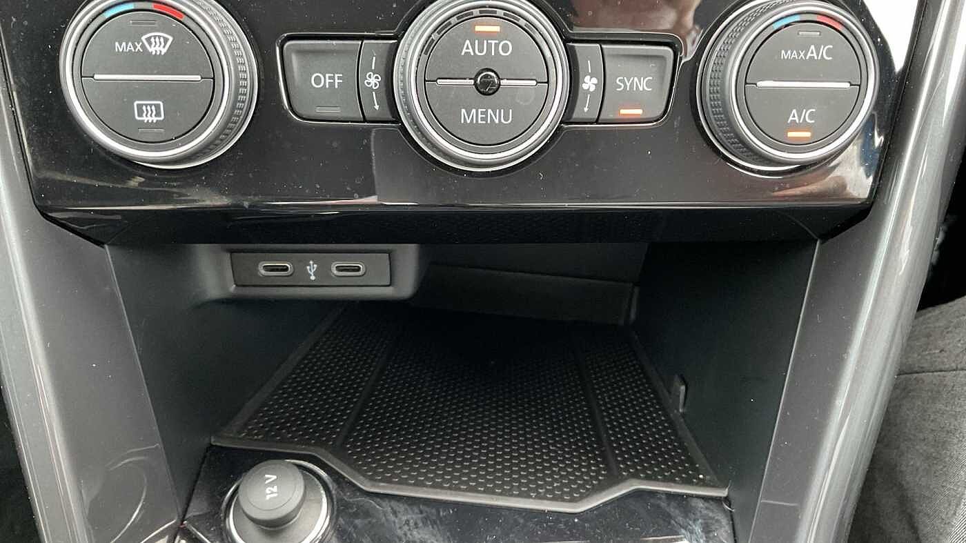 Volkswagen T-ROC T-Cross 1.5 TSI (150ps) SEL EVO DSG Hatchback